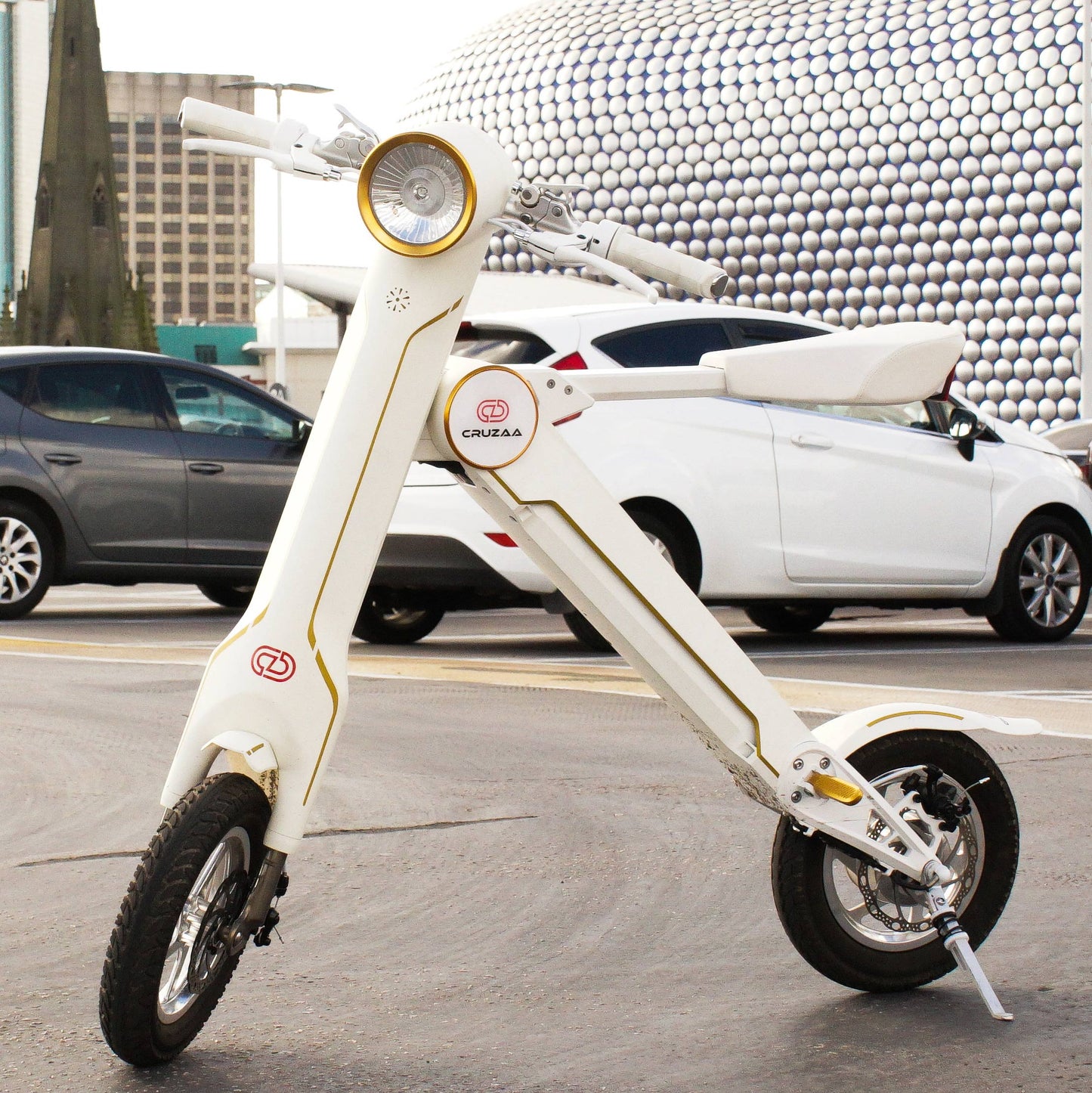 Cruzaa Sit Down E-Scooter with Built-in Speakers & Bluetooth