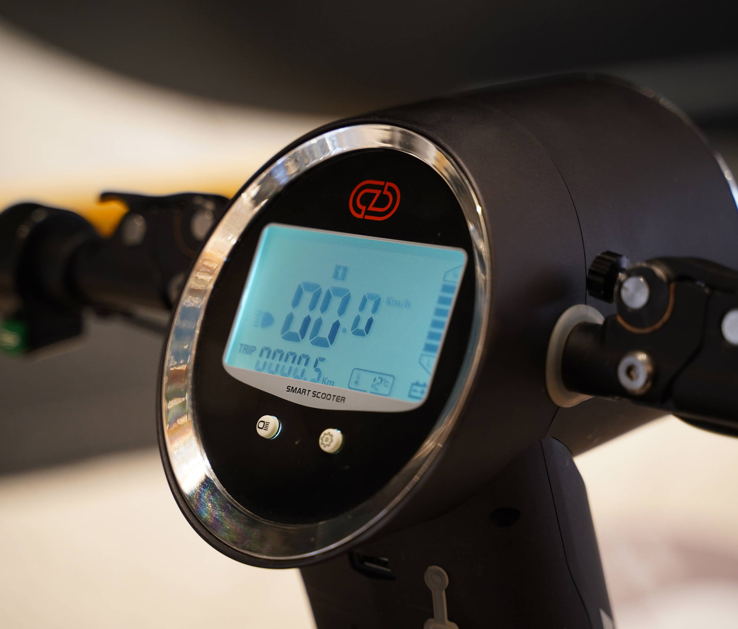 Cruzaa Sit Down E-Scooter with Built-in Speakers & Bluetooth