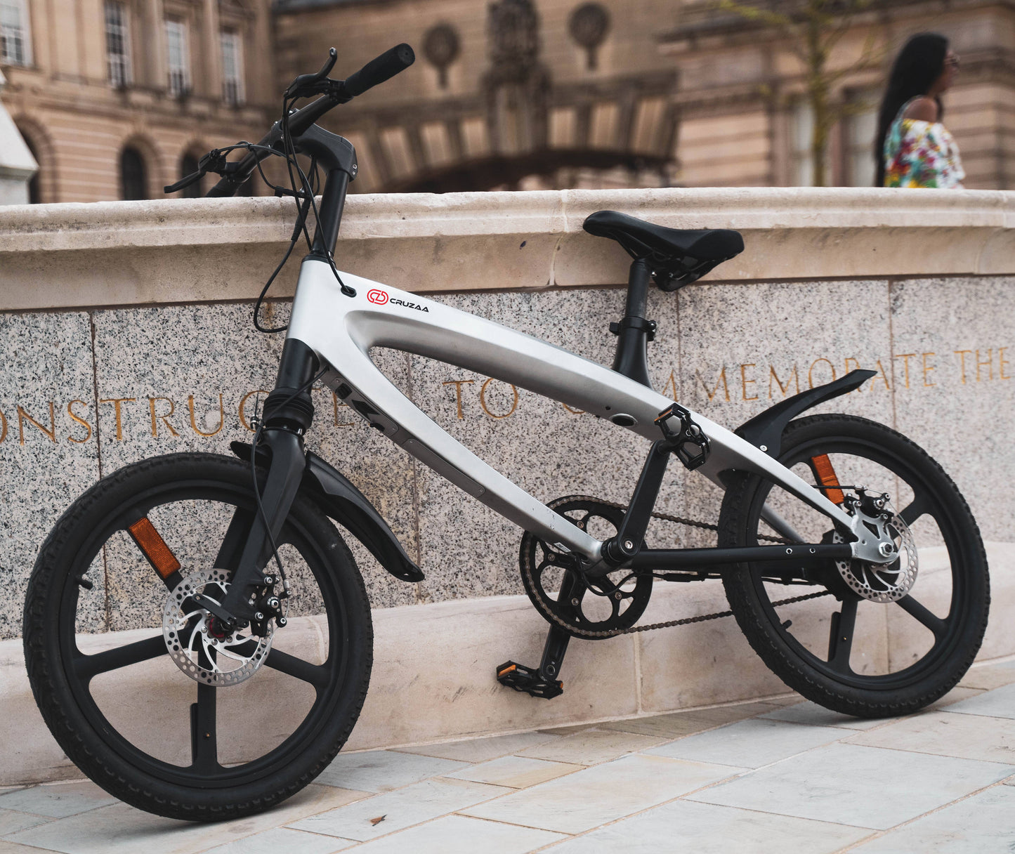 Cruzaa E-Bike with Built-in Speakers & Bluetooth
